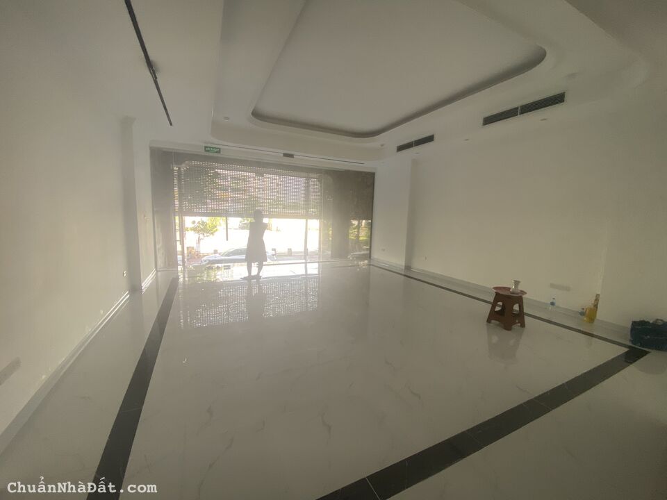 Cho thuê nhà Nguyễn Chánh, Nam Trung Yên, Cầu Giấy. 100m2 7T, 1H, MT 6.5m nhà mới, đẹp thang máy