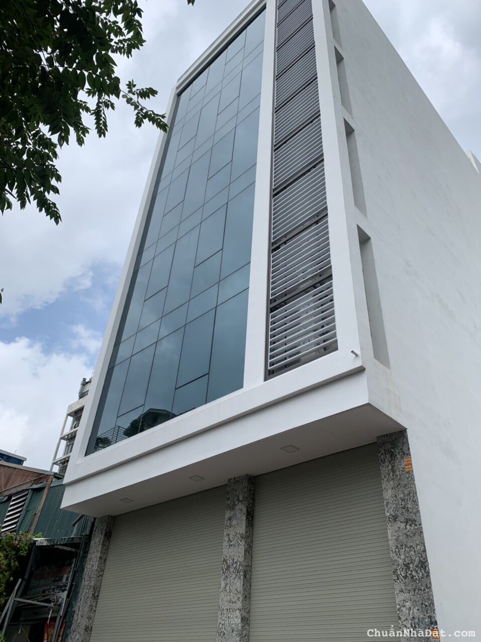 Cho thuê tòa văn phòng Văn Tiến Dũng, Bắc Từ Liêm thông sàn, thang máy cuối 160m2, 7T, 1H. 90tr/th Cho thuê tòa văn phòng Văn Tiến Dũng, Bắc Từ Liêm thông sàn, thang máy cuối 160m2, 7T, 1H. 90tr/th