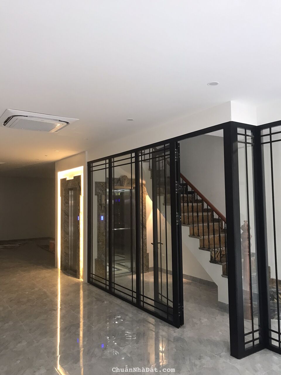 Chính chủ cho thuê nhà khu vực Hàm Nghi, Nam Từ Liêm, Hà Nội, dt 120m2, mt 7,5m, nhà đẹp, giá 45 tr