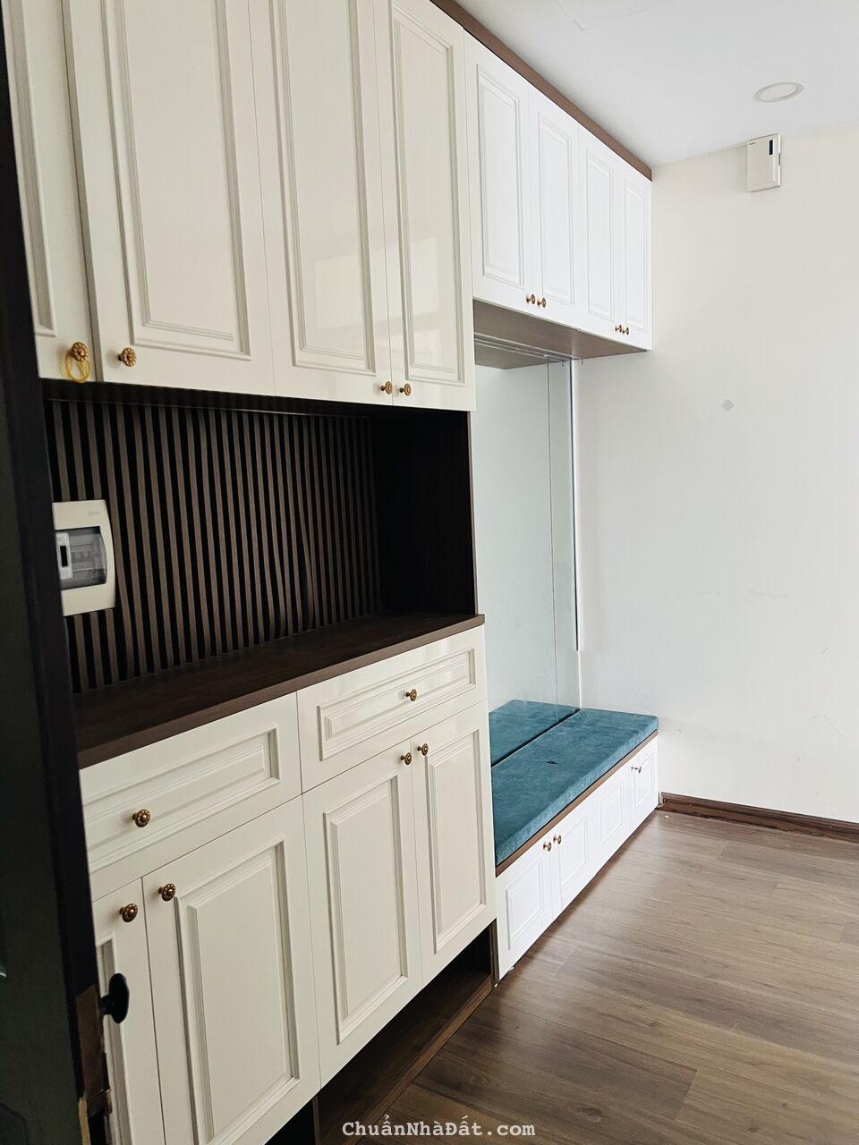 Bán căn hộ chung cư cao cấp 3PN,Tòa A10 Nam Trung Yên, Cầu Giấy, Hà Nội đường Nguyễn Chánh.  