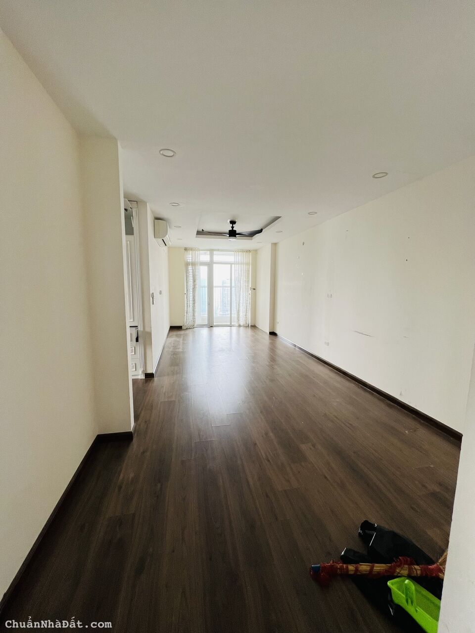 Bán căn hộ chung cư cao cấp 3PN,Tòa A10 Nam Trung Yên, Cầu Giấy, Hà Nội đường Nguyễn Chánh.  