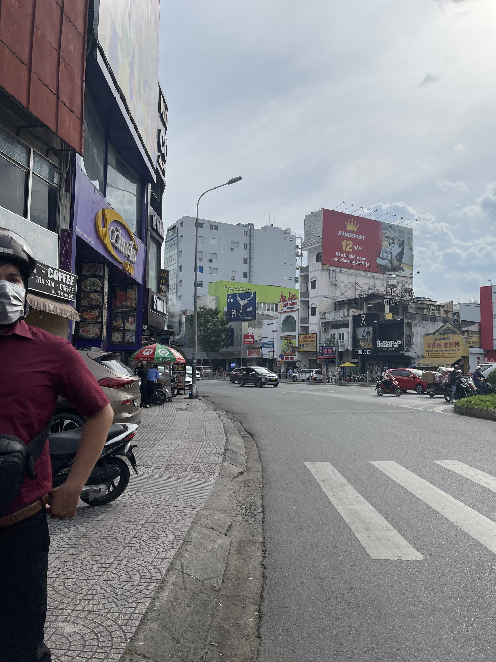 Kẹt tiền Bán nhà cấp 4 hẻm 6m ngay khu D2 - N guyễn Gia Trí Phường 25 bình thạnh 150m2 giá 95tr/m2