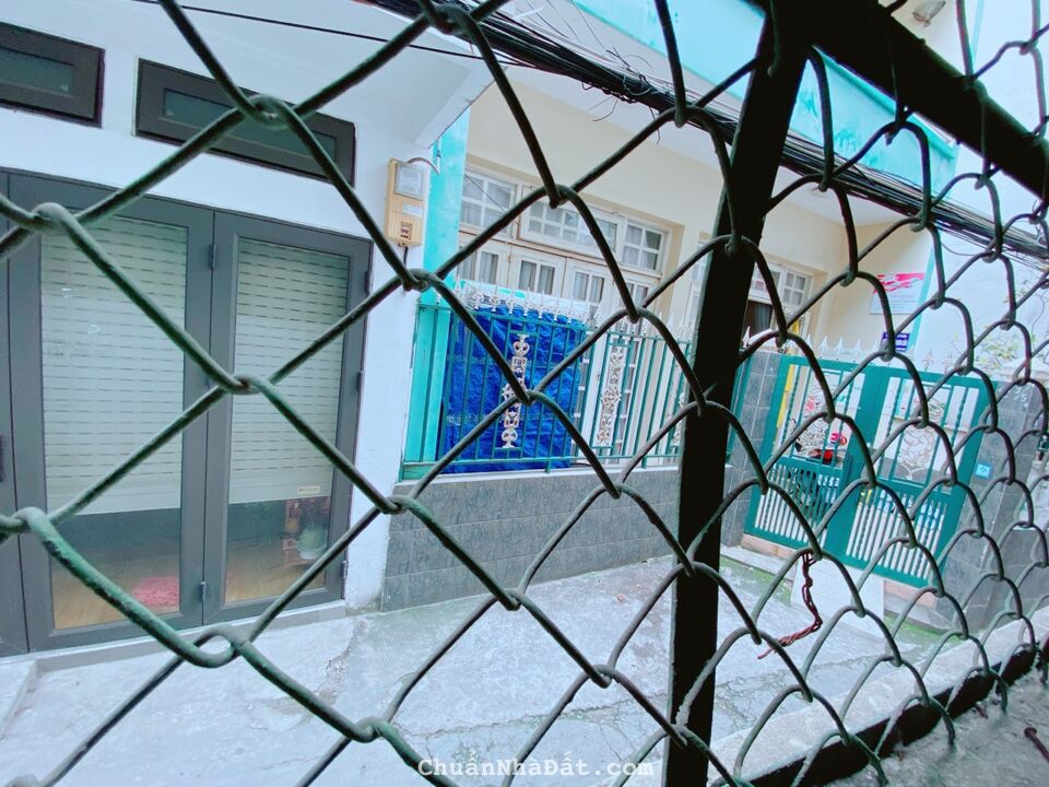 Bán nhà HXH 1sẹc cách M.tiền 30m đường Lê Quang Định phường 7 bình thạnh 7x10 góc 2mặt tiền