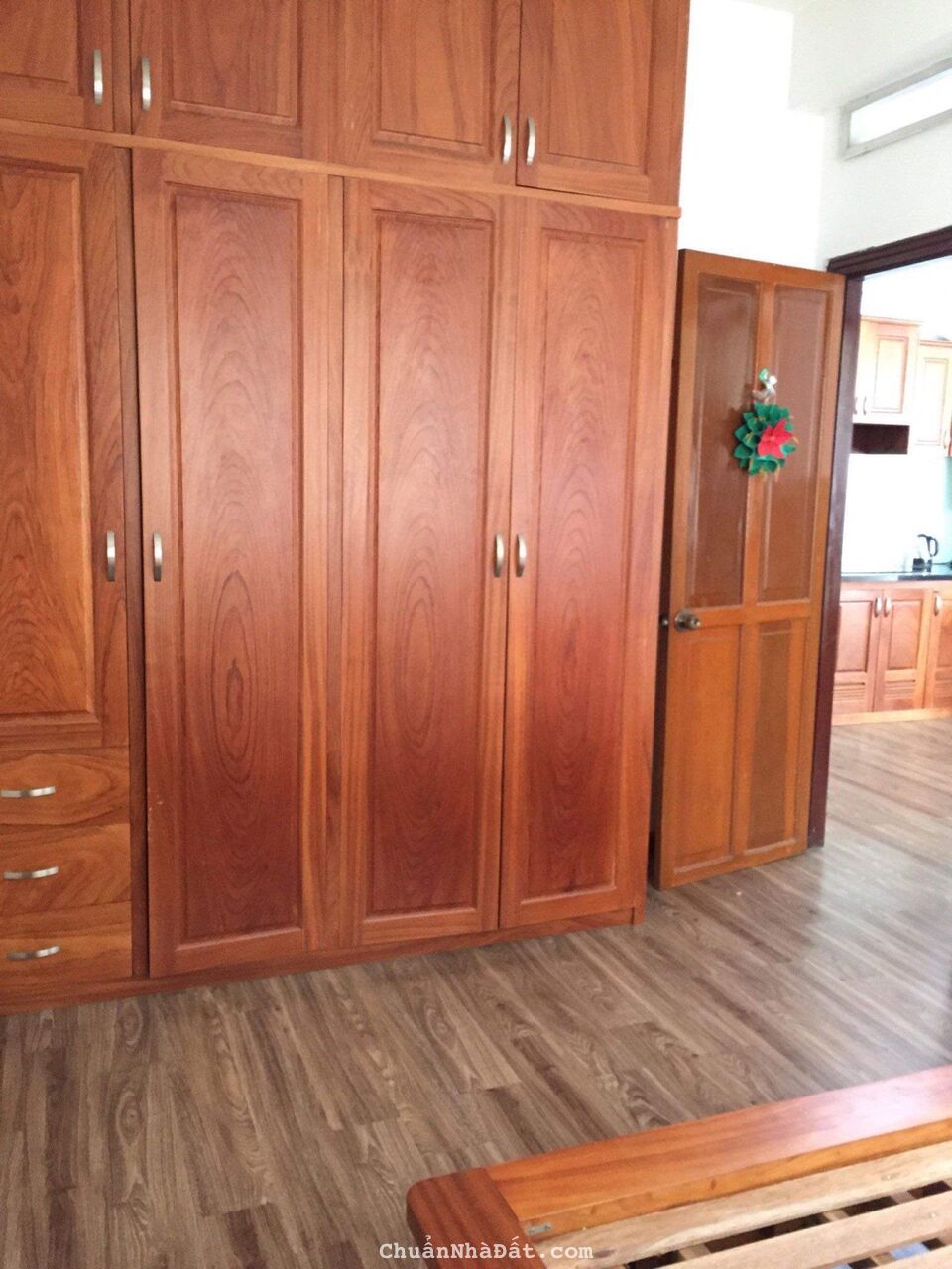 Bán gấp căn hộ chung cư 44 Đặng Văn Ngữ, 70m2, giá 3,8 tỷ