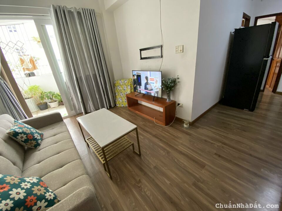 Bán gấp căn hộ chung cư 44 Đặng Văn Ngữ, 70m2, giá 3,8 tỷ