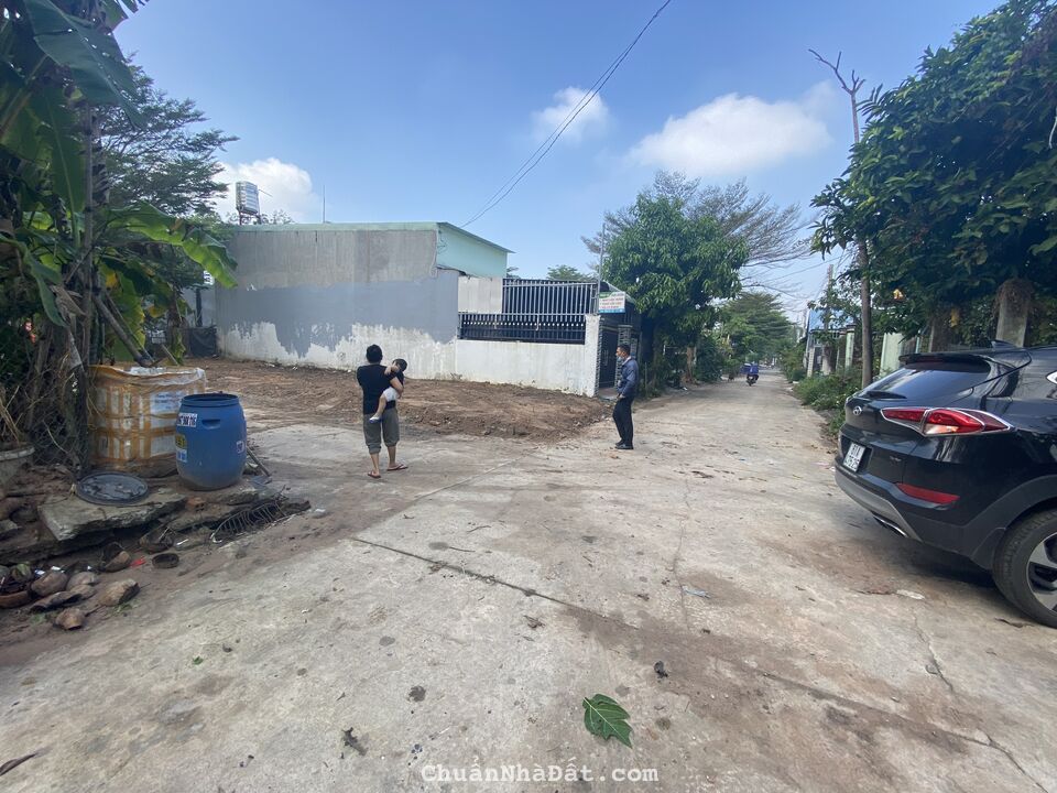 Chính chủ bán gấp lô đất 104m2 (6,5x17) sổ hồng riêng dân cư đông, cơ sở hạ tầng đầy đủ