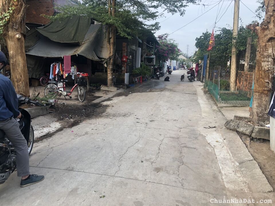 Chính chủ bán gấp lô đất 104m2 (6,5x17) sổ hồng riêng dân cư đông, cơ sở hạ tầng đầy đủ