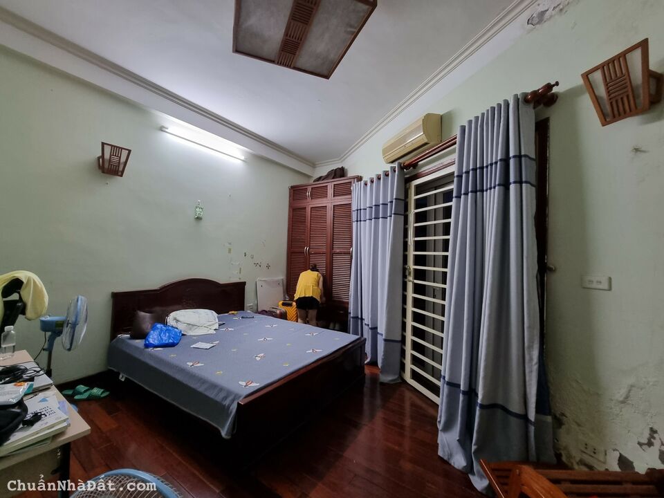 Cầu Giấy 55m 2 tầng MT5m giá chỉ 5 tỷ