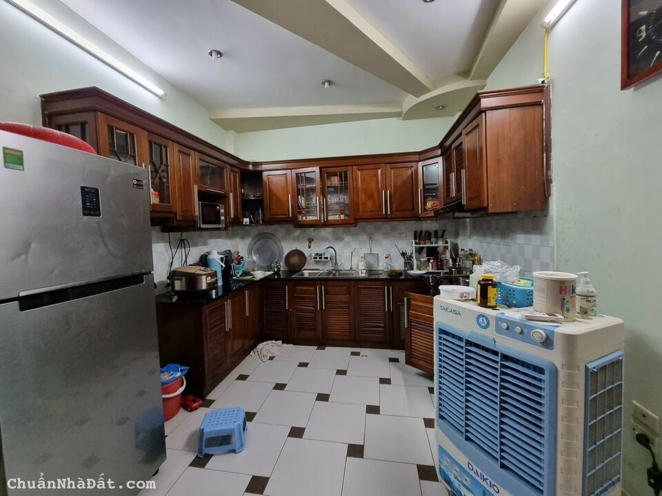 Cầu Giấy 55m 2 tầng MT5m giá chỉ 5 tỷ