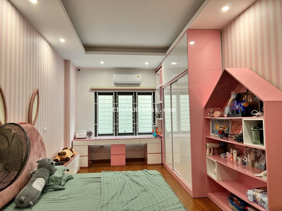 Trung tân Cầu Giấy PL 36m 5T full nội thất chỉ 5 tỷ 400 tr