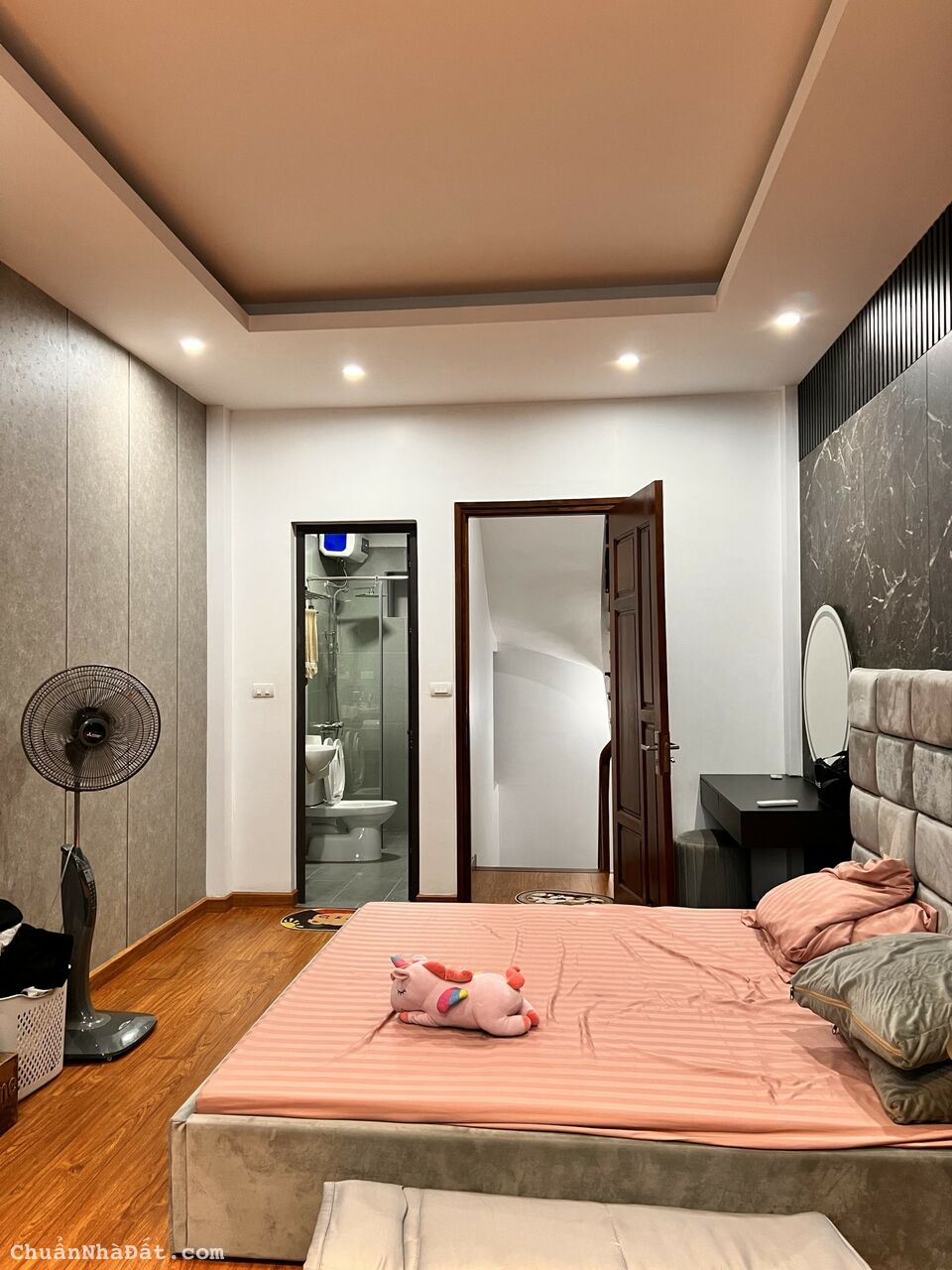 Trung tân Cầu Giấy PL 36m 5T full nội thất chỉ 5 tỷ 400 tr