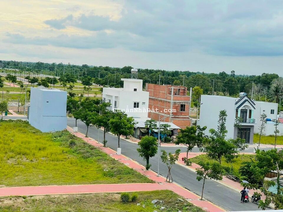 Bán đất nền Thổ cư mặt tiền ĐT 818 ngay Trụ sở Huyện uỷ Thủ Thừa Bán đất nền Thổ cư mặt tiền ĐT 818 ngay Trụ sở Huyện uỷ Thủ Thừa