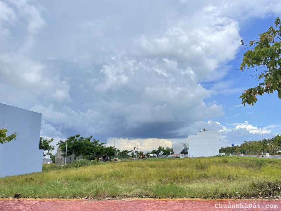 Bán đất nền Thổ cư mặt tiền ĐT 818 ngay Trụ sở Huyện uỷ Thủ Thừa Bán đất nền Thổ cư mặt tiền ĐT 818 ngay Trụ sở Huyện uỷ Thủ Thừa