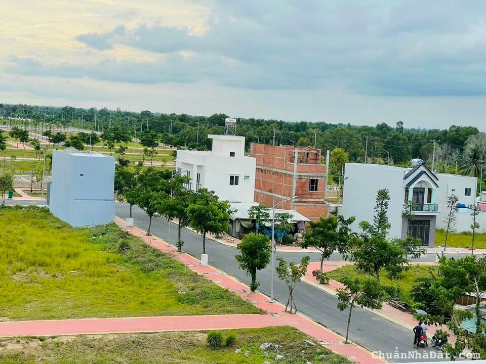 Bán đất nền Trung tâm Thủ Thừa mặt tiền ĐT 818 xây Huyện Uỷ ngay đây Bán đất nền Trung tâm Thủ Thừa mặt tiền ĐT 818 xây Huyện Uỷ ngay đây