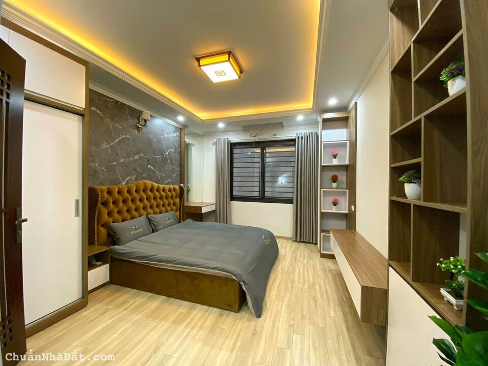 Bán nhà riêng Đường Giải Phóng, Giáp Bát, 43m2 4 tầng, ở luôn, nhỉnh 3 tỷ