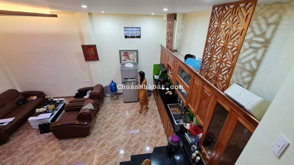 Bán nhà Phố Giáp Bát, Quận Hoàng Mai, 48m2 4T, 5 Ngủ, 20m ra phố, nhỉnh 3 tỷ