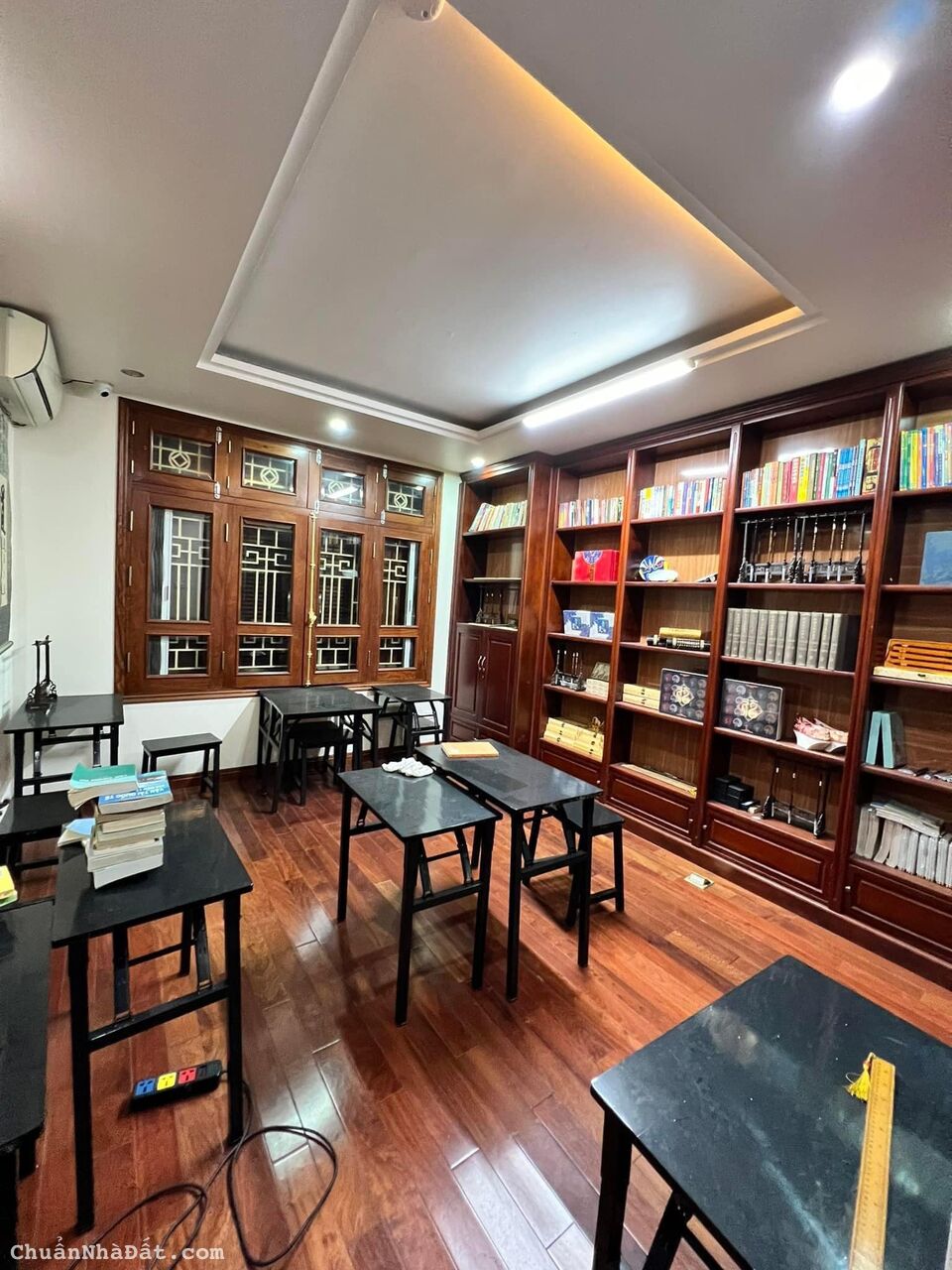 Cần bán cực gấp siêu phẩm phân lô Trần Quốc Hoàn 48m2, 6T,ô tô tránh, nhà đẹp lung linh, kinh doanh