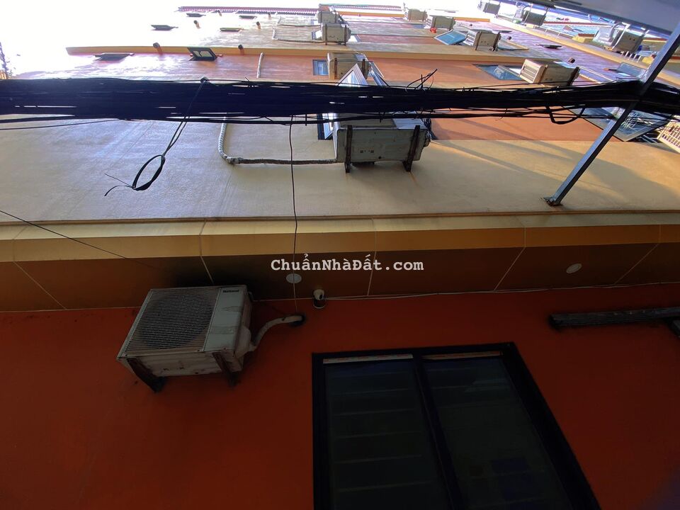 Cần bán gấp nhà phố Nguyễn Văn Huyên 100m2, 7 tầng, lô góc, ô tô, ngõ thông kinh doanh, th