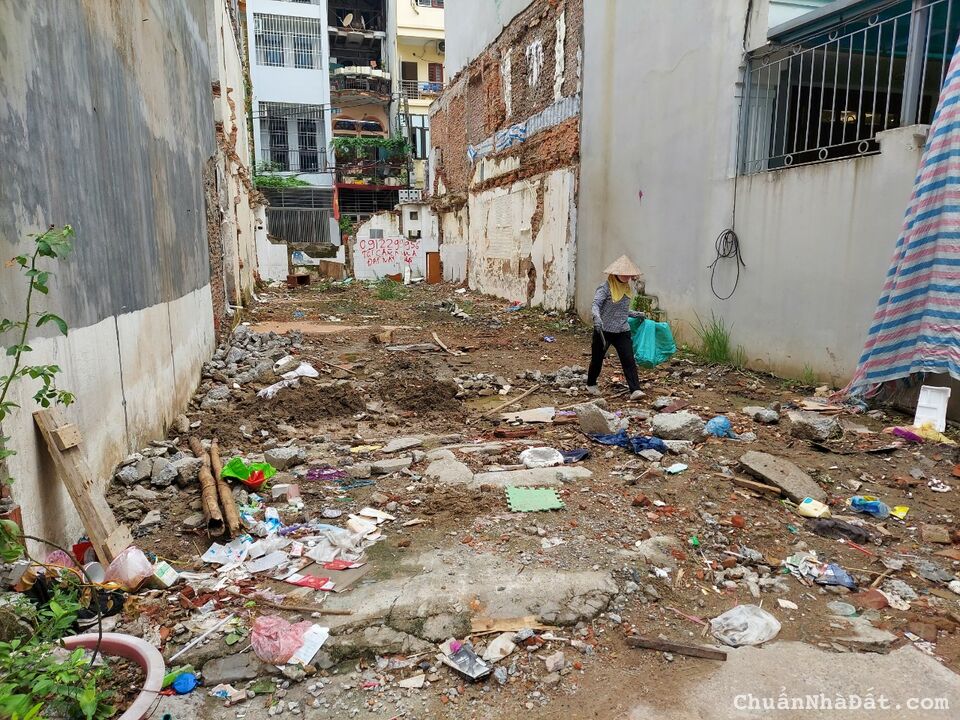 Cần bán gấp siêu phẩm phân lô đất vàng Cầu Giấy 158m2, mặt tiền rộng, ô tô tránh,2 ngõ