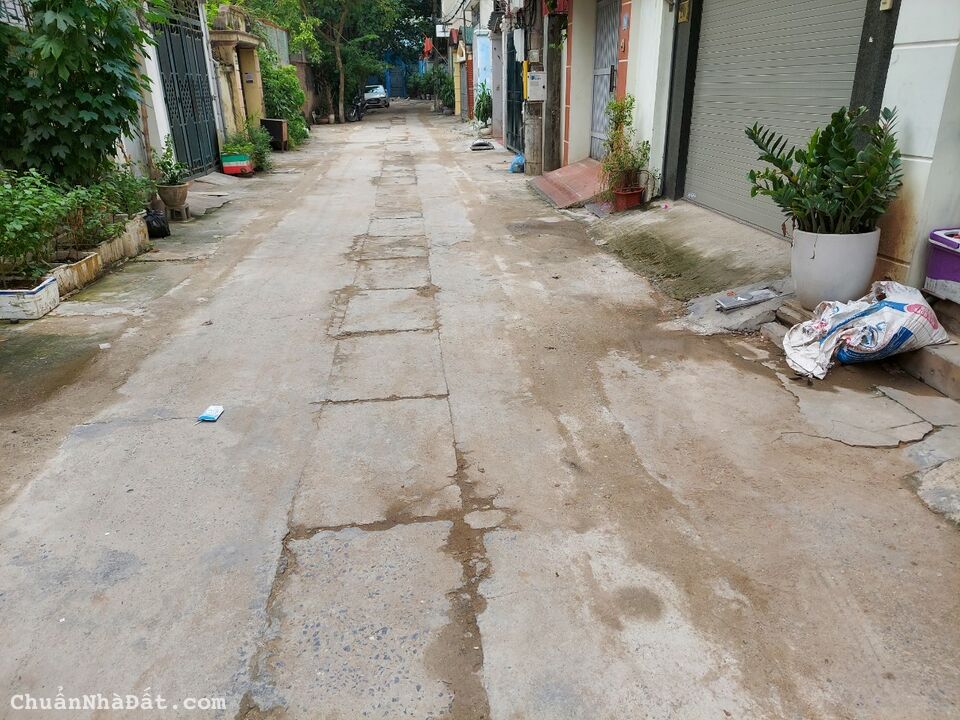 Cần bán gấp siêu phẩm phân lô đất vàng Cầu Giấy 158m2, mặt tiền rộng, ô tô tránh,2 ngõ