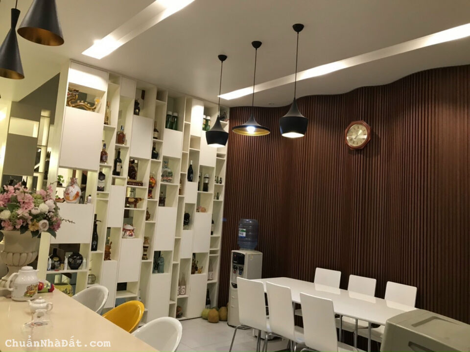 ​Bán Villa Mặt Tiền Số 2 , P.5, Q.Gò Vấp,DT: 6x22m,Giá 27 Tỷ.