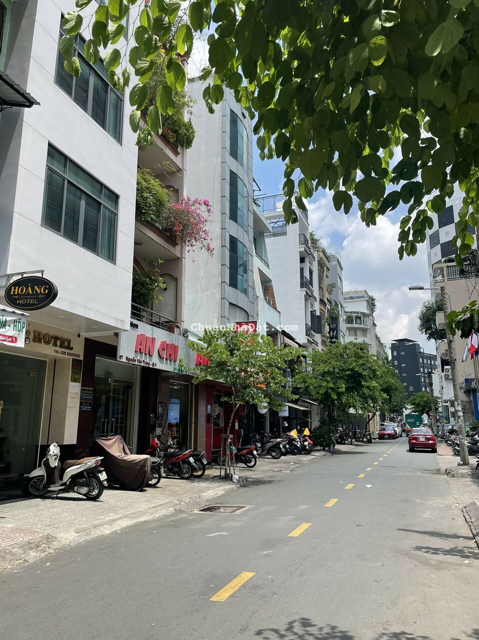 Bán Khách sạn 18 phòng đường Nguyễn Văn Tráng, P.Bến Thành, Q.1 Giá 62 Tỷ