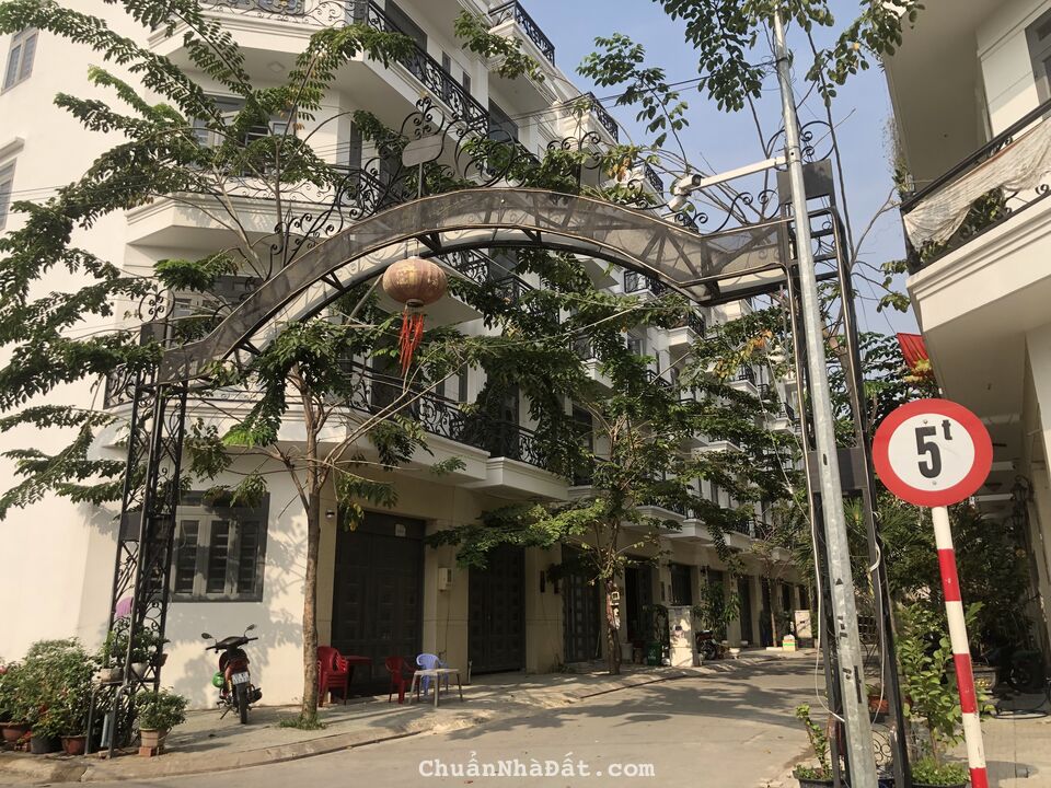 Bán nhà liền kề 4 lầu, KDC Hà Huy Giáp Quận 12