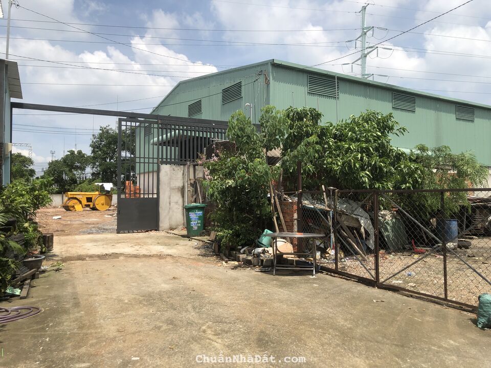 Cho thuê kho bãi xưởng 2600m2 gần ngã tư Đình, Quận 12