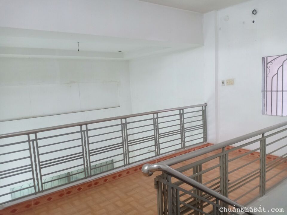 Cho thuê nhà ngã tư Ga, UB Thạnh Lộc Quận 12