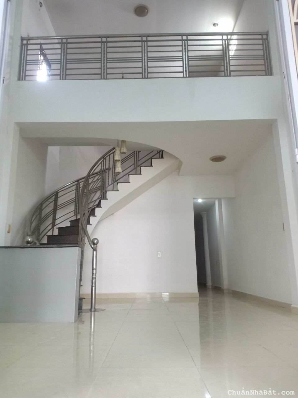 Nhà ở cho thuê 1 lầu, sân để ô tô Hà Huy Giáp Quận 12