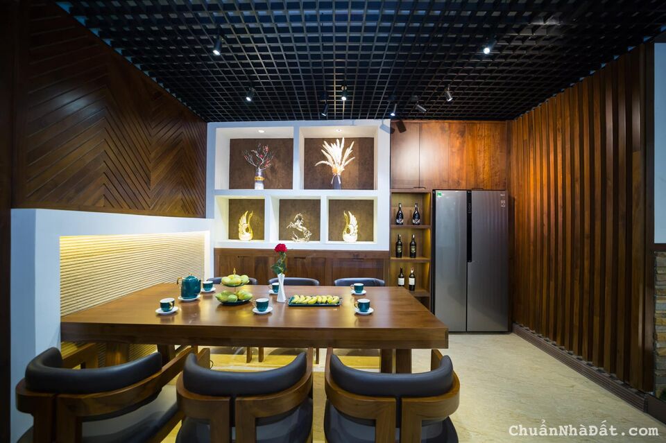 Bán căn hộ chung cư cao cấp Imperia Garden có vườn, sân golf, 203 Nguyễn Huy Tưởng. 200m2