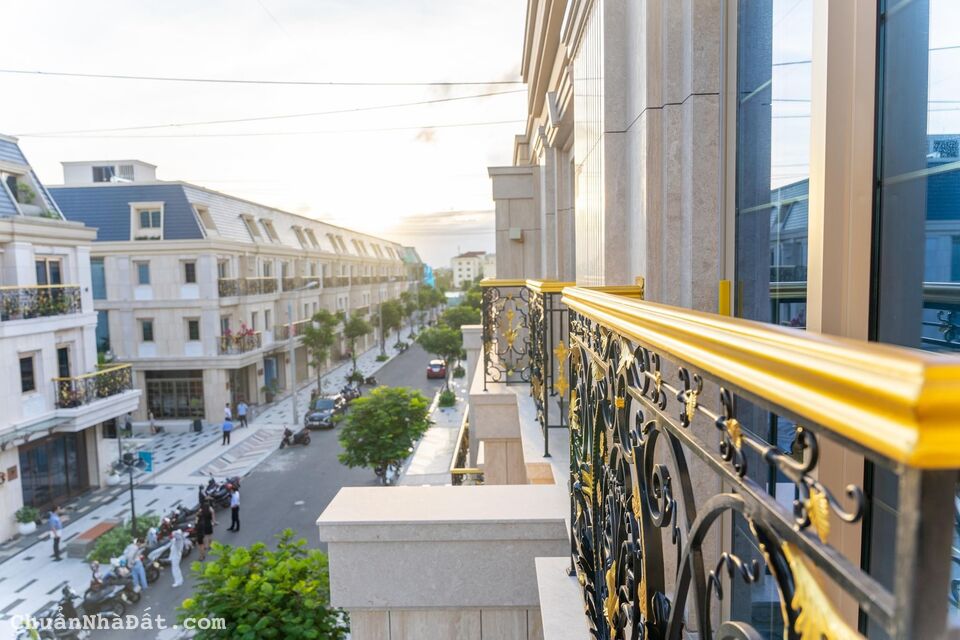 Ưu đãi đón Tết 2023 chỉ duy nhất căn shophouse Regal Pavillon view sông Hàn giá cực sốc