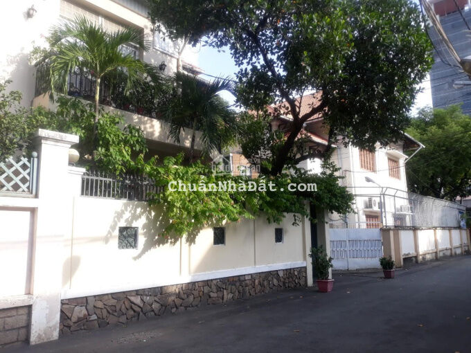 Cần bán nhà đường Nguyễn Bỉnh Khiêm , Phường Đakao , Quận 1, DT: 11,47x27,34m, Giá 325 tỷ