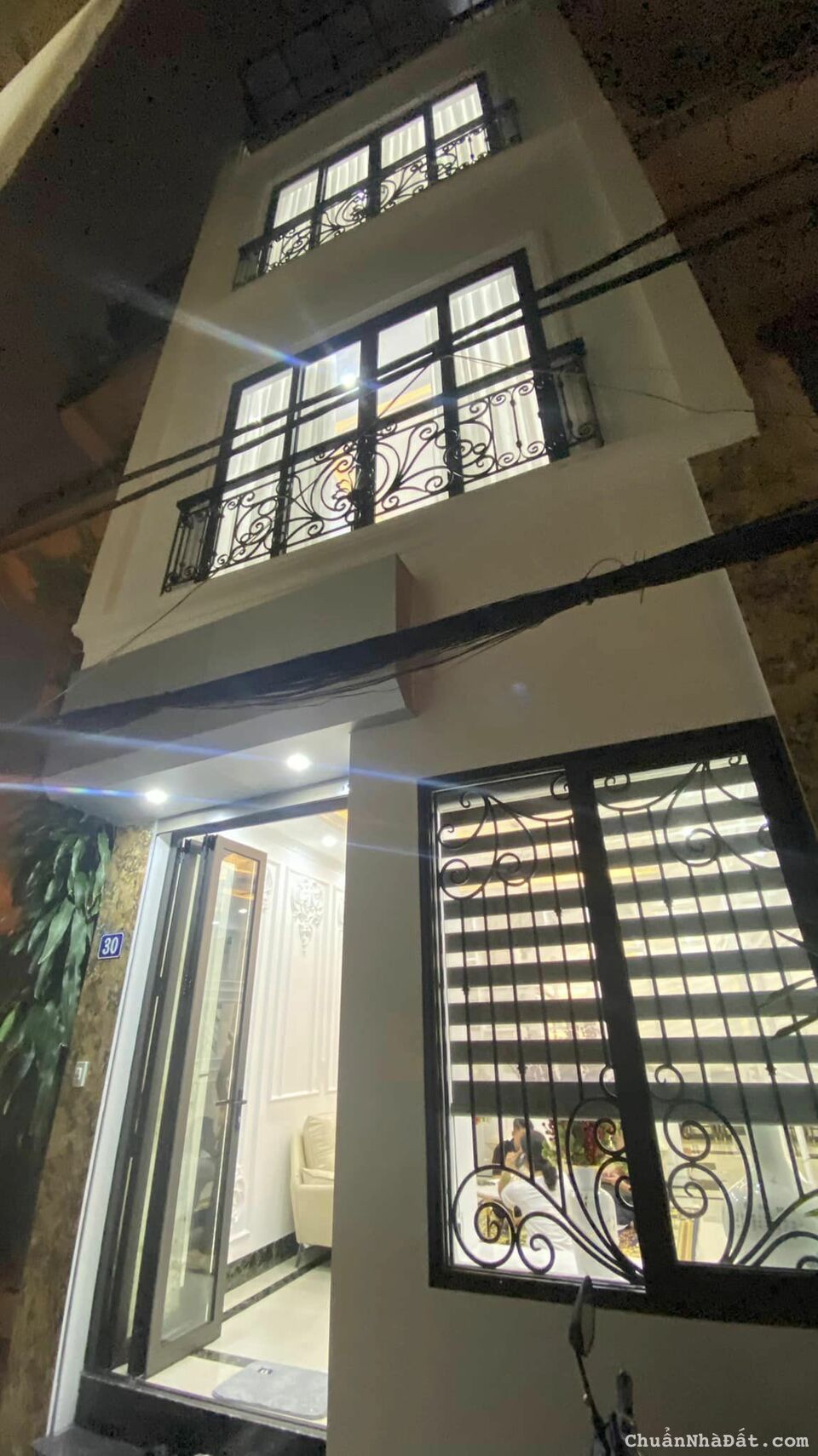 Sổ đỏ trao tay! Nhận ngay nhà riêng phố Tây Sơn 52m2, 5 tầng, nhà đẹp full nội thất 4* đẳng cấp Sổ đỏ trao tay! Nhận ngay nhà riêng phố Tây Sơn 52m2, 5 tầng, nhà đẹp full nội thất 4* đẳng cấp