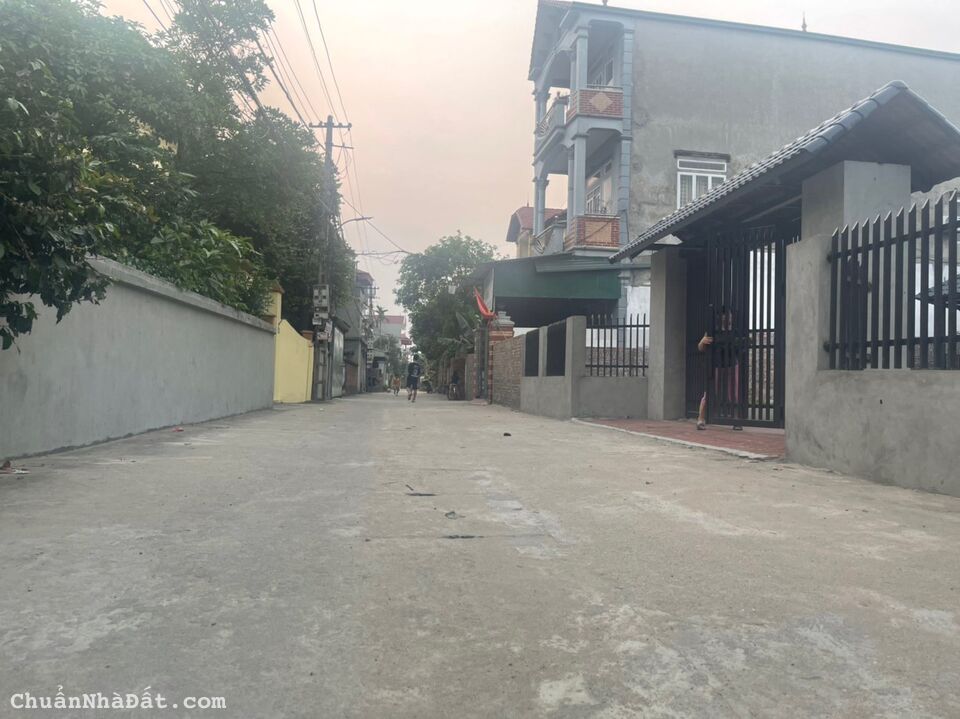 Do không có nhu cầu ở nên em muốn bán nhà 3 tầng 51,9m2 ở Mỹ Nội, Bắc Hồng,Đông Anh,Hà Nội. Do không có nhu cầu ở nên em muốn bán nhà 3 tầng 51,9m2 ở Mỹ Nội, Bắc Hồng,Đông Anh,Hà Nội.