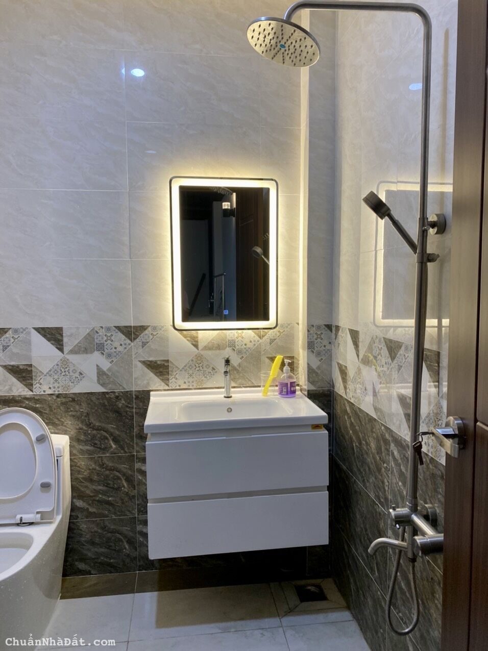 NGỘP BANK. CHÍNH CHỦ BÁN GẤP NHÀ MỚI 1 TRỆT 2 LẦU, P.LONG TRƯỜNG, TP THỦ ĐỨC