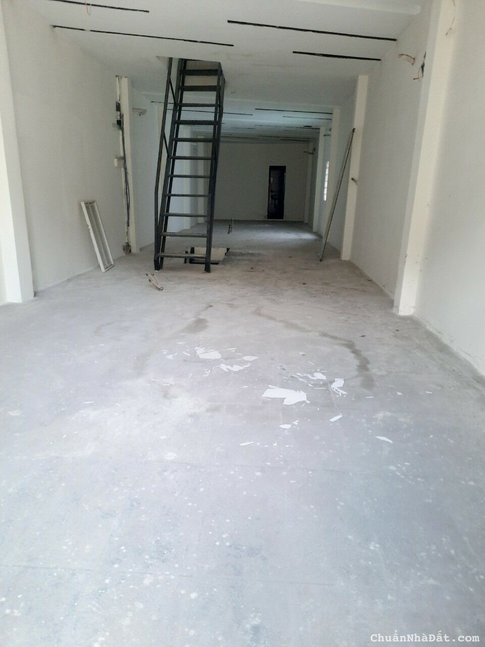 Xuất ngoại. Chính chủ HẠ GIÁ bán gấp nhà 1 trệt, 3 lầu, MT Tô Ký, Q12, sang tên ngay Xuất ngoại. Chính chủ HẠ GIÁ bán gấp nhà 1 trệt, 3 lầu, MT Tô Ký, Q12, sang tên ngay