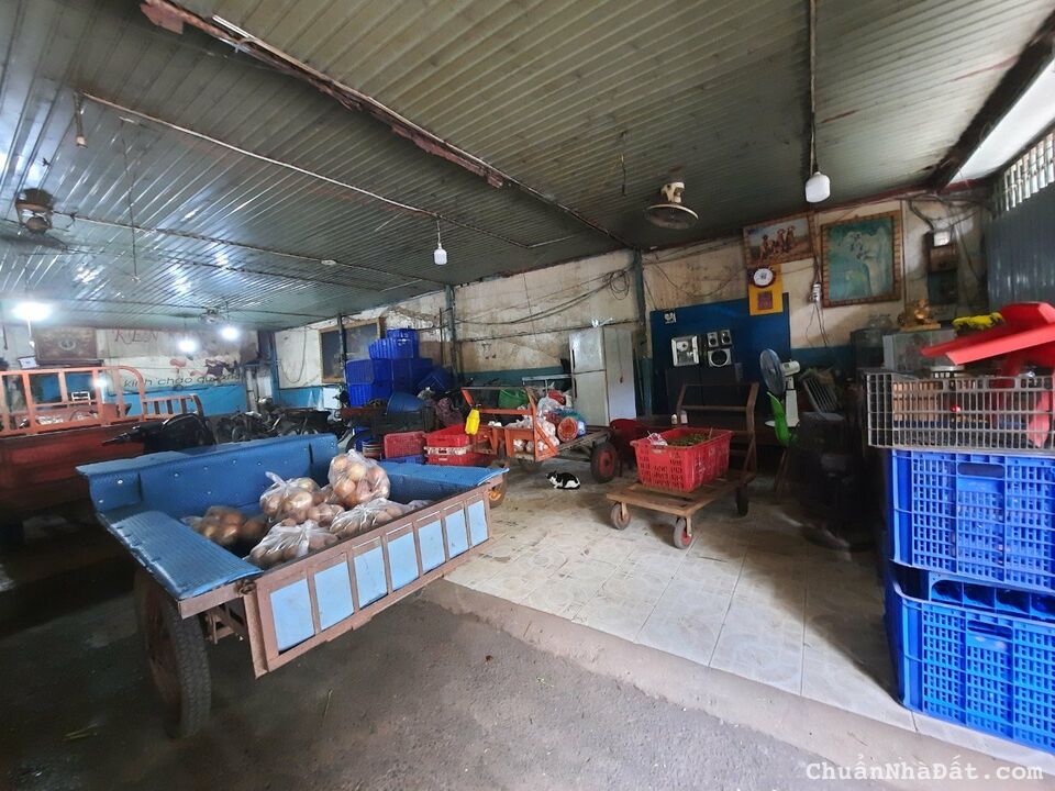 CHÍNH CHỦ BÁN GẤP NHÀ ĐỐI DIỆN CHỢ ĐẦU MỐI NÔNG SẢN HÓC MÔN, SHR