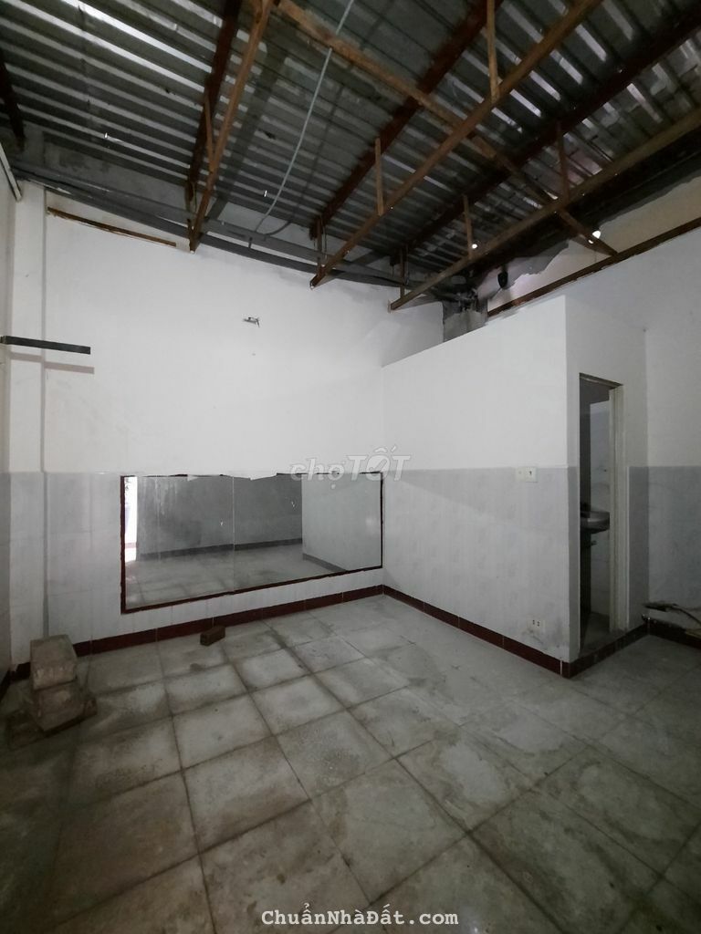 NGỘP!!! Chủ cần bán gấp Nhà 1trệt 3 lầu MT Tô Ký, Q12