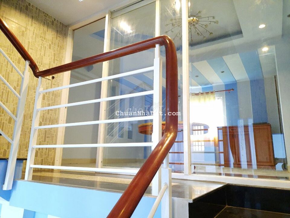 Cho thuê Nhà 1 trệt 1 lửng 2 lầu ST MT Đường ĐHT 02 , Phường Đông Hưng Thuận, Quận 12