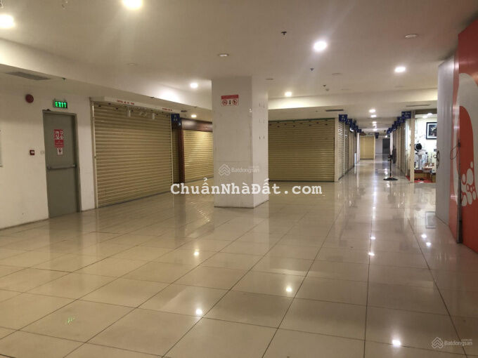 Cho thuê Kiot tại Oriental Plaza ( TOPS Market Âu Cơ )
