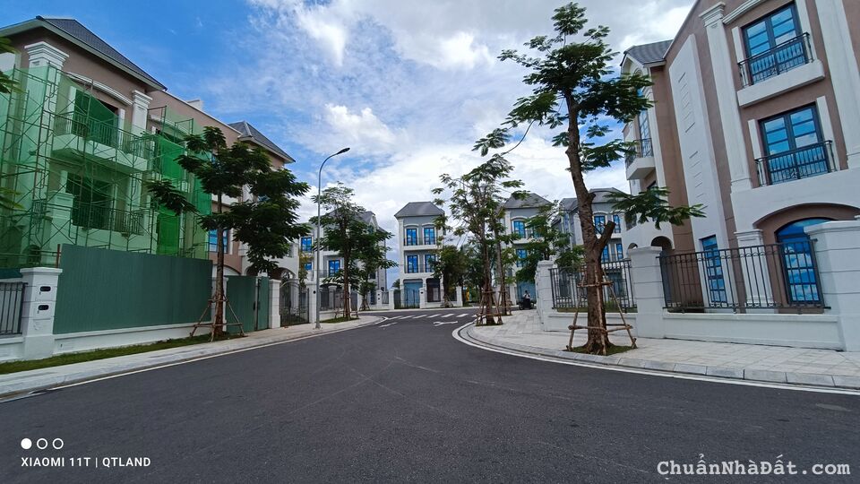 Bán căn Shophouse Manhattan Glory 84m2 chỉ 4tỷ05 hỗ trợ vay 70% cạnh công viên 36ha VGP, 0777802779