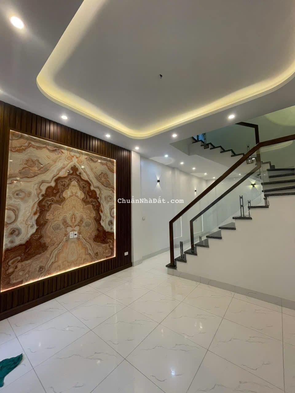 Bán nhà 3 tầng 3 phòng ngủ ngõ phố Đào Đạo, TP HD, 47.7m2, hướng tây bắc, nhà đẹp, chỉ 1.9x tỷ