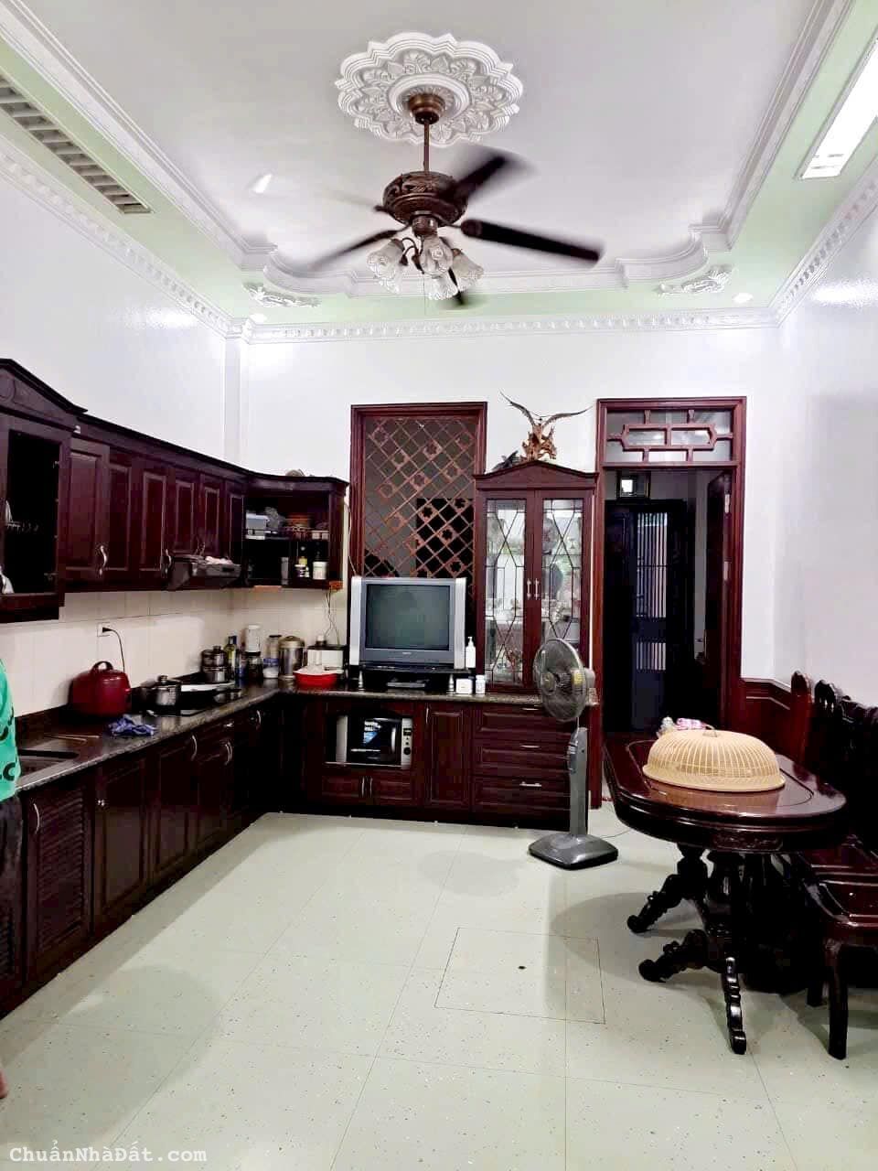 Bán nhà 4 tầng mặt phố Cao Bá Quát, Đông Nam Cường, TP HD, 72m2, mt 4m, 4 ngủ, giá tốt