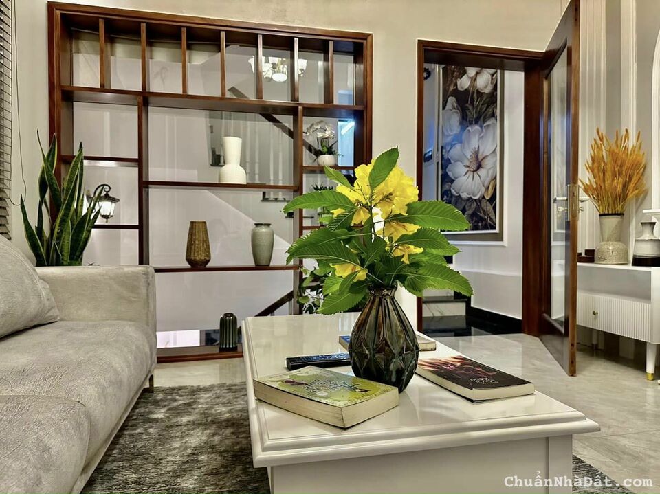 Bán nhà mặt phố phường Ngọc Châu, TP HD, 45m2, 4 tầng, 3 ngủ, gara oto, KD buôn bán