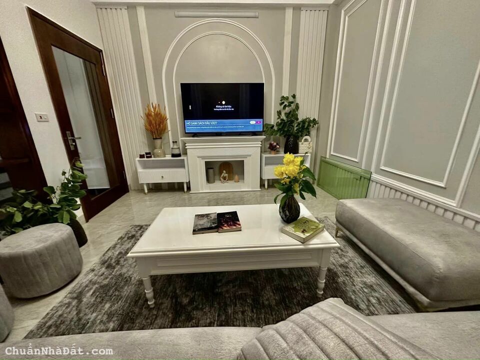 Bán nhà mặt phố phường Ngọc Châu, TP HD, 45m2, 4 tầng, 3 ngủ, gara oto, KD buôn bán