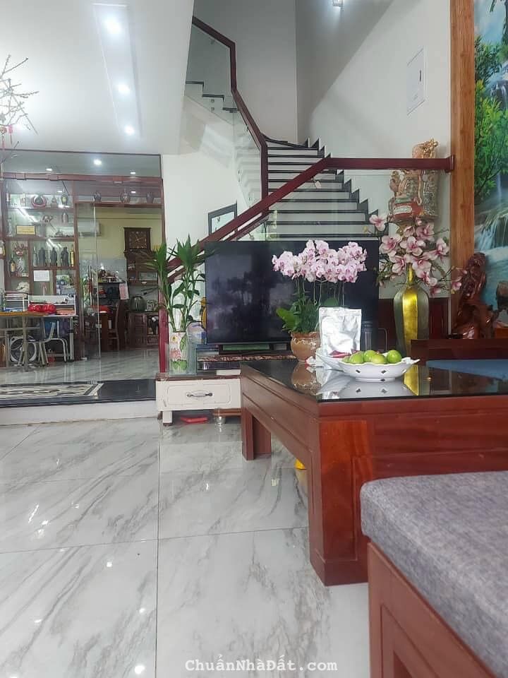 Bán nhà mặt phố phường Ngọc Châu, TP HD, 72.5m2, mt 5m, 3.5 tầng, 3 ngủ, KD buôn bán Bán nhà mặt phố phường Ngọc Châu, TP HD, 72.5m2, mt 5m, 3.5 tầng, 3 ngủ, KD buôn bán