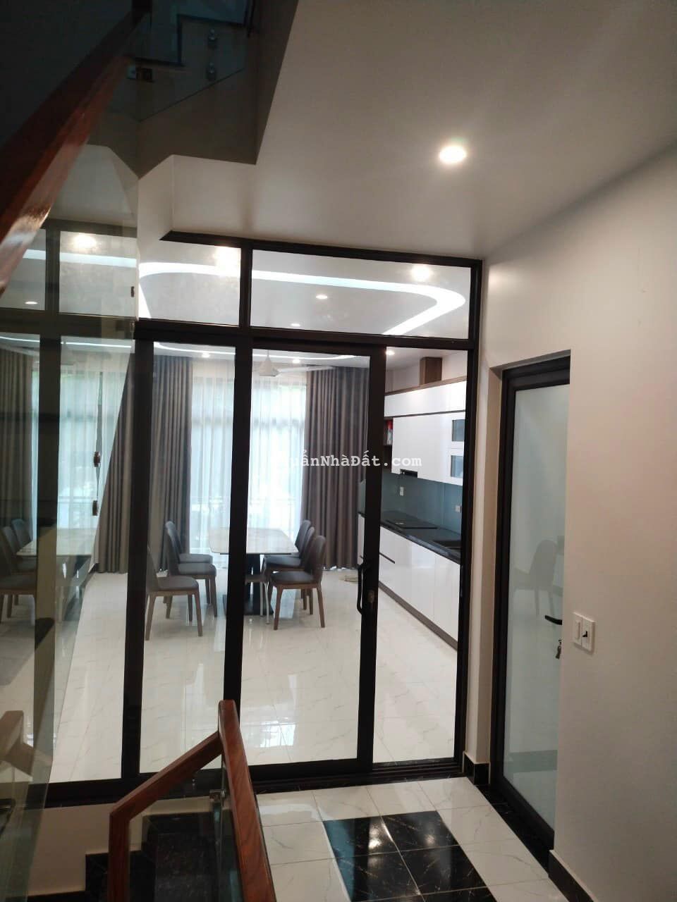 Bán nhà mặt phố Đỗ Ngọc Du, ph Phạm Ngũ Lão, TP HD, 72m2, 4 tầng, thang máy, 4 ngủ