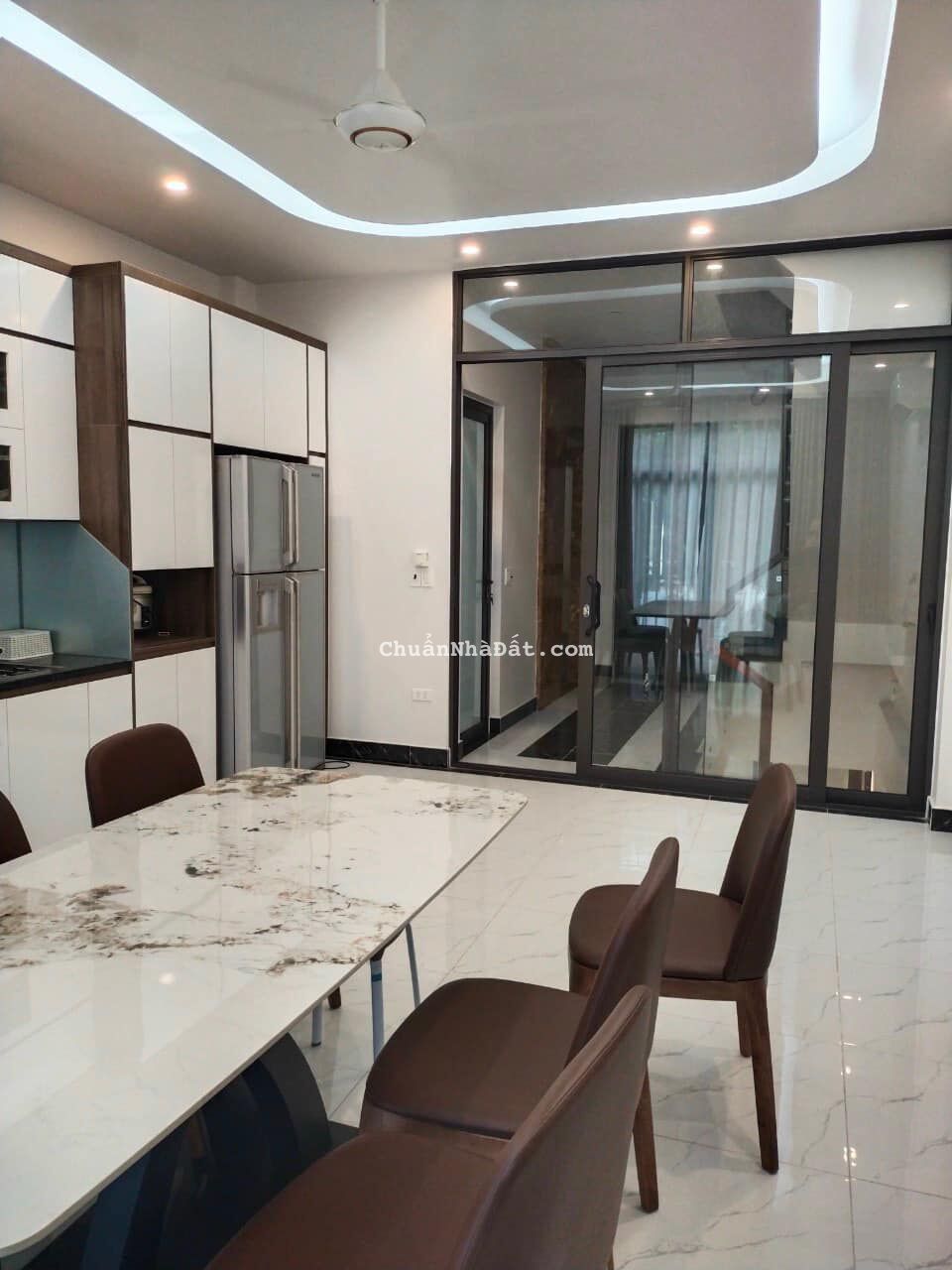 Bán nhà mặt phố Đỗ Ngọc Du, ph Phạm Ngũ Lão, TP HD, 72m2, 4 tầng, thang máy, 4 ngủ