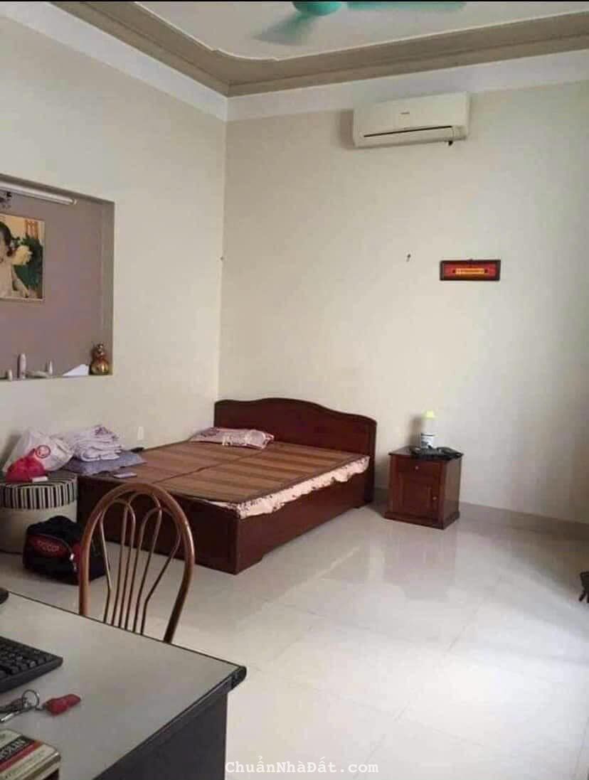 Bán nhà mặt phố Quang Trung, TP HD, 4 tầng, 60.9m2, mt 4.53m, hướng đông, 4 ngủ, vị trí trung tâm